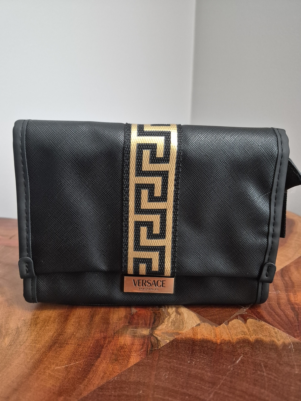 NWOT Versace Fragrances Black and Gold Logo Cosmetic Makeup Travel Bag - Picture 4 of 10